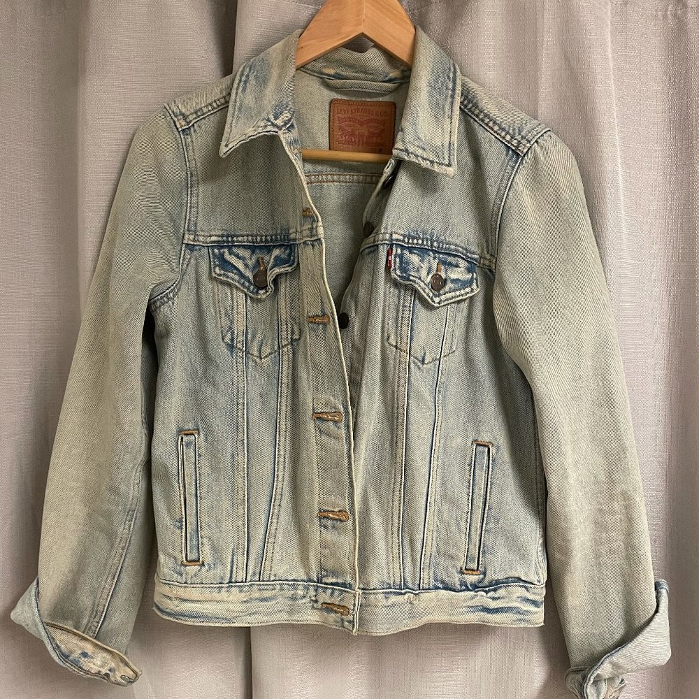 LEVI'S Women's denim jacket, size M, perfect condition